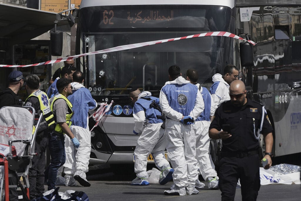 Six Killed in Jerusalem Bus Stop Attack by Palestinian Gunmen