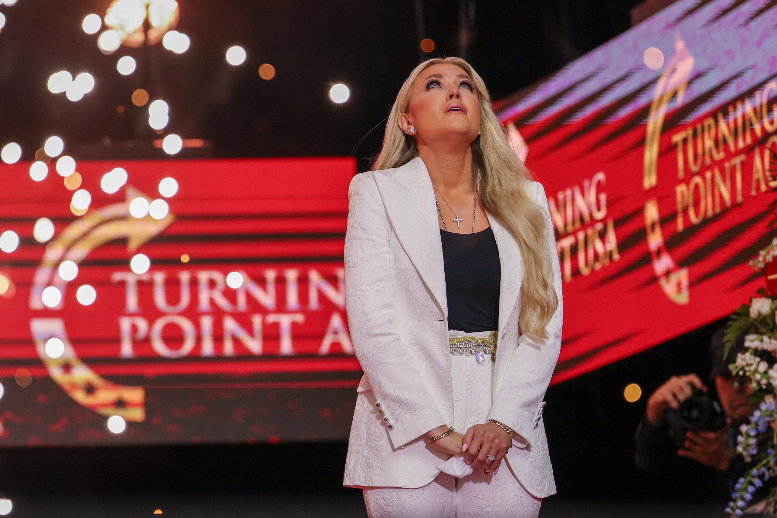 Erika Kirk’s Memorial Gesture Sparks Controversy: A Deep Dive into the ‘Satanic Sign’ Claims