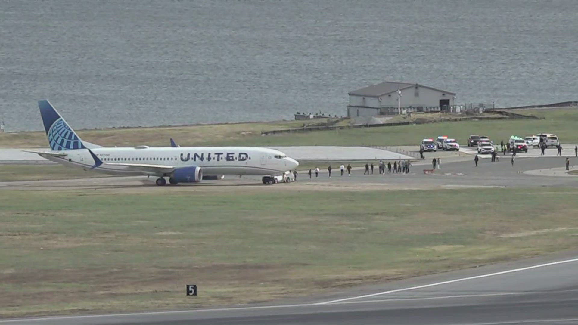Security Alert at Reagan Airport: Ground Stop Imposed Over Bomb Threat Report