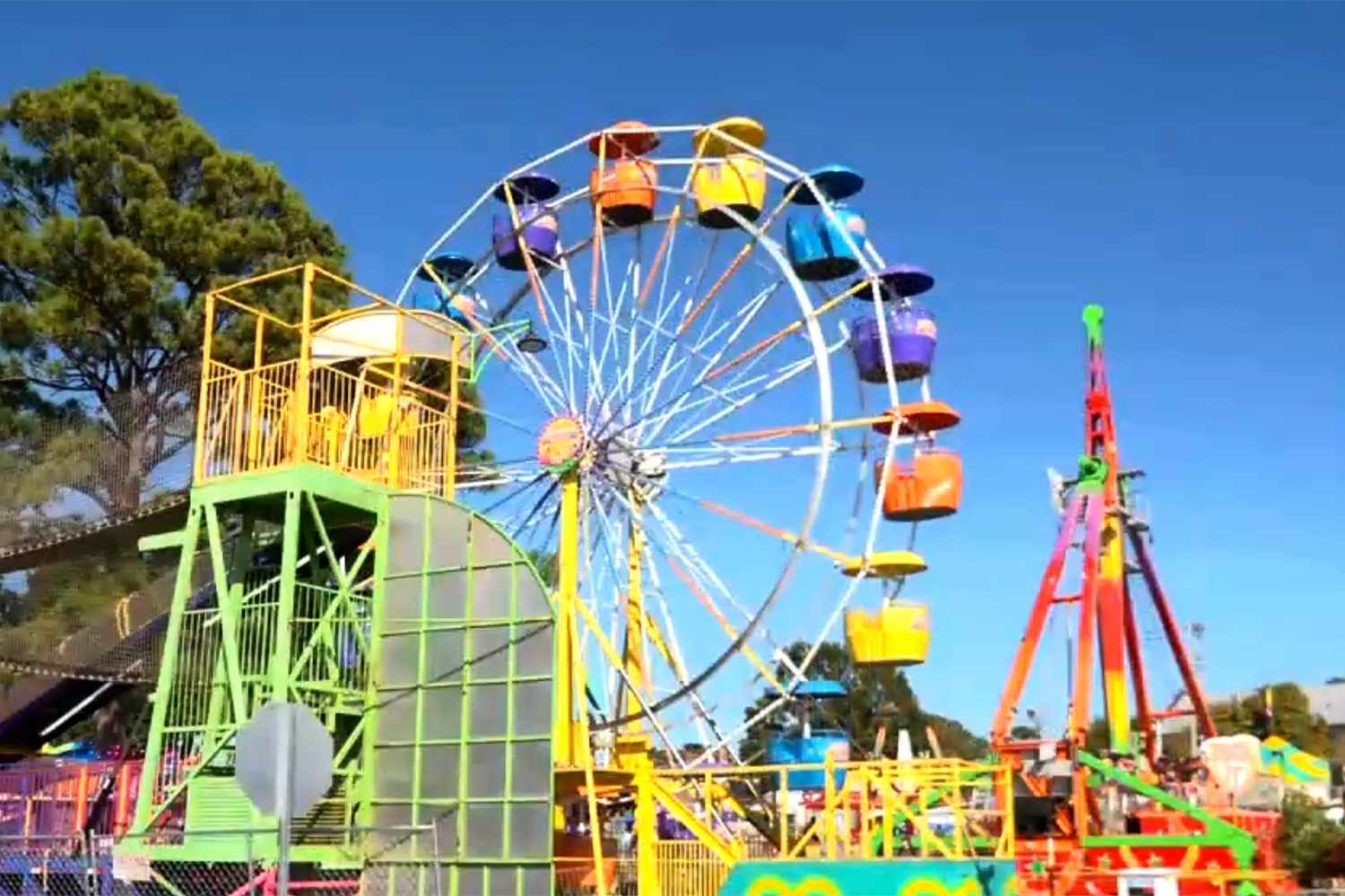 Ferris Wheel Incident Leaves Two Girls Hospitalized in Louisiana