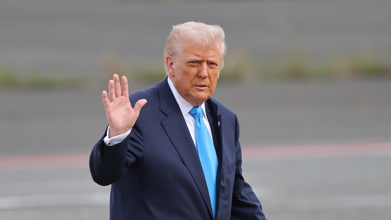 Trump Confronts Reporter Over Indictments on ’60 Minutes’
