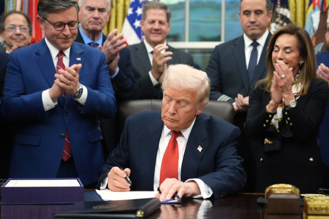 House Votes to Reopen Government as Shutdown Ends