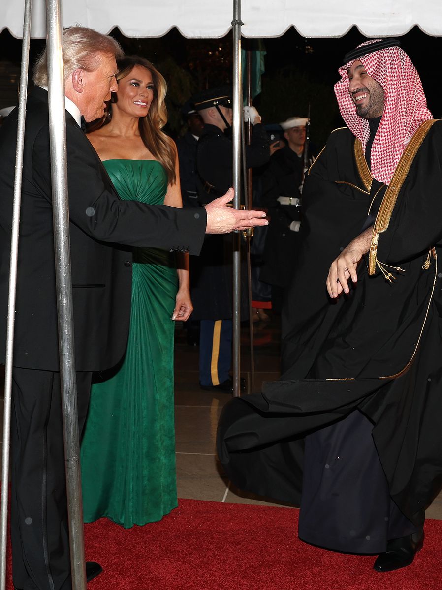 Melania Trump’s Green Gown Sparks Speculation at White House Dinner