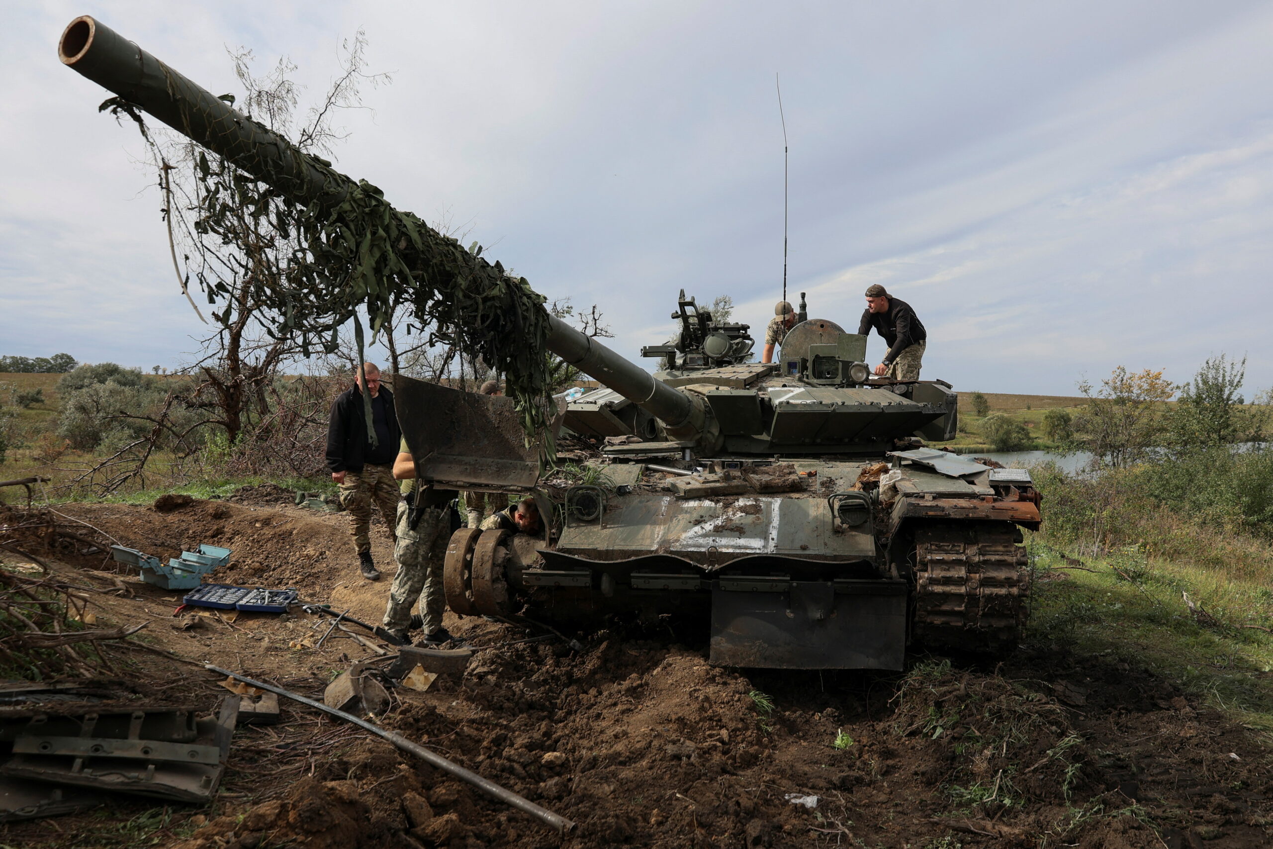 Kiev Denies Trapped Troops as Russian Reports Failed Counterattacks