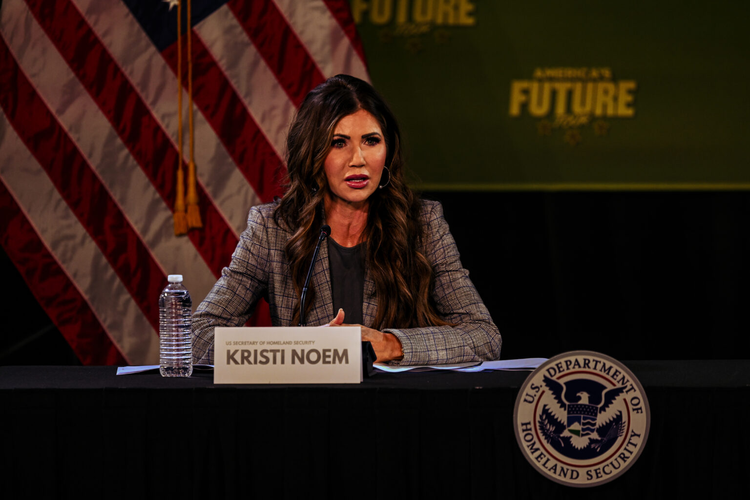 Homeland Security Secretary Kristi Noem Warns Foreign Visitors: Zero Tolerance for Visa Overstays as World Cup Approaches