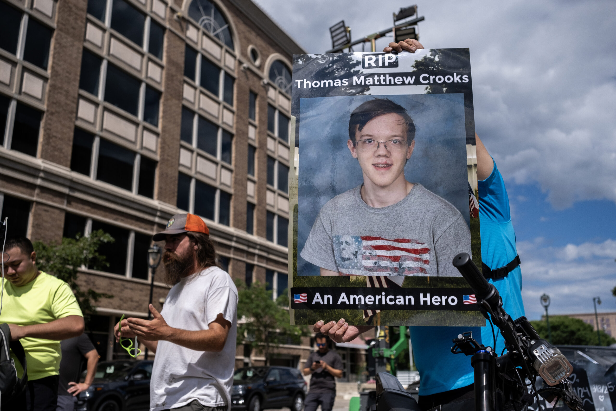 Tucker Carlson’s Expose: FBI Lied About Thomas Crooks’ Online Presence and Motive