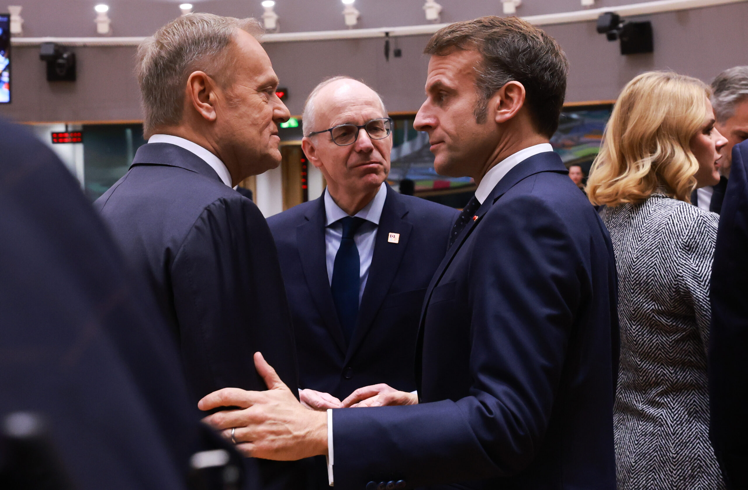 Macron: Europe Must Resume Talks With Putin After EU Fails on Russian Assets