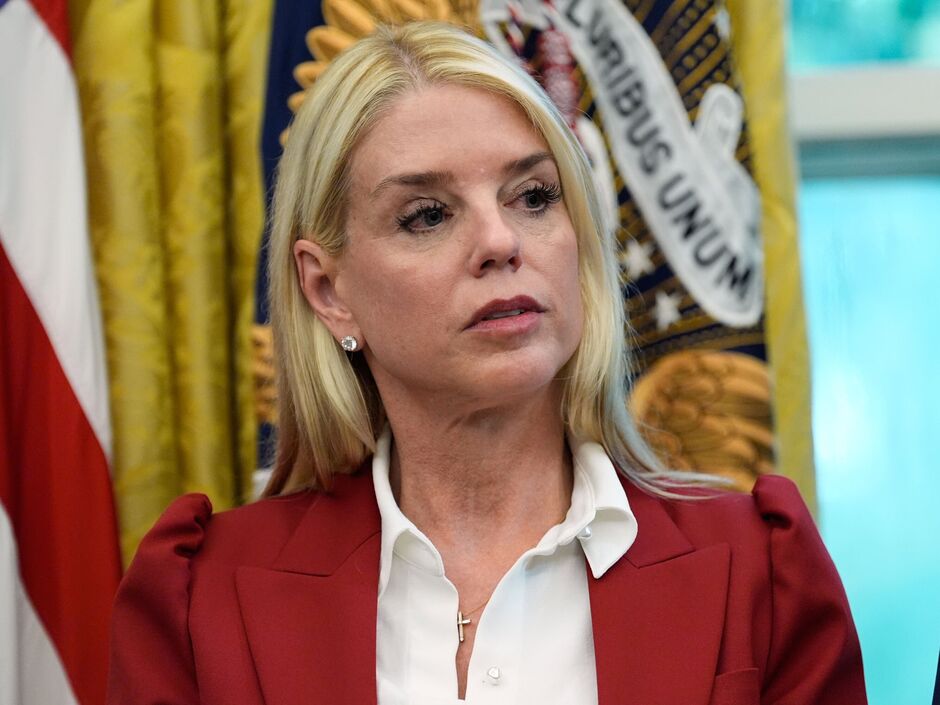 Walz Mocks Bondi’s ‘Stern’ Letter, Claims He’s ‘Above the Law’