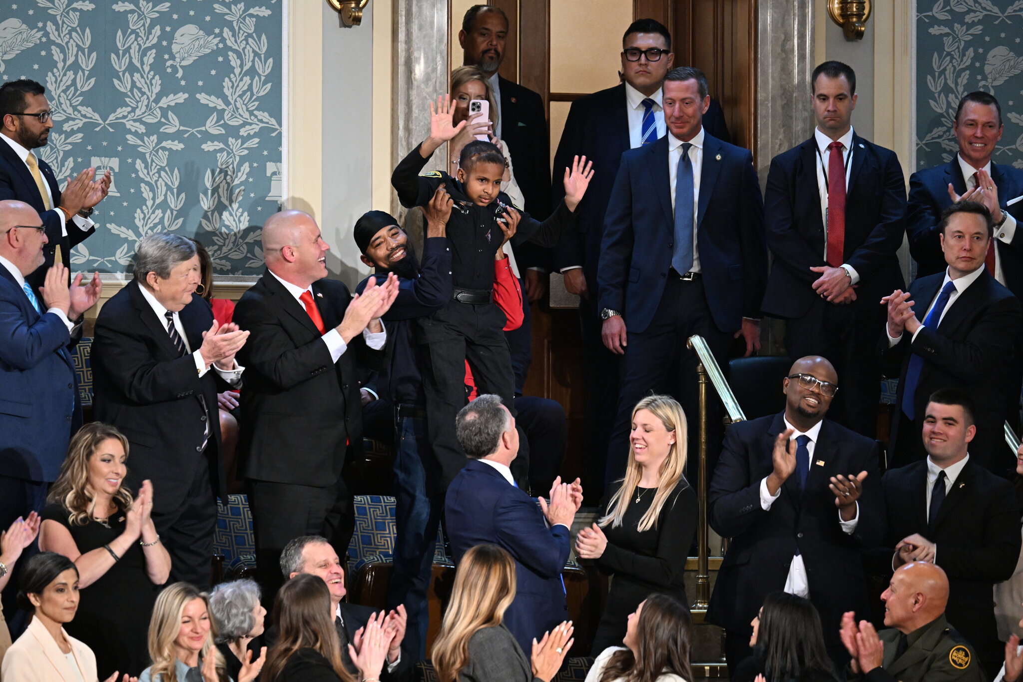 Deadlocked: Minnesota Democrats Block Impeachment Bid Against Their Own Governor