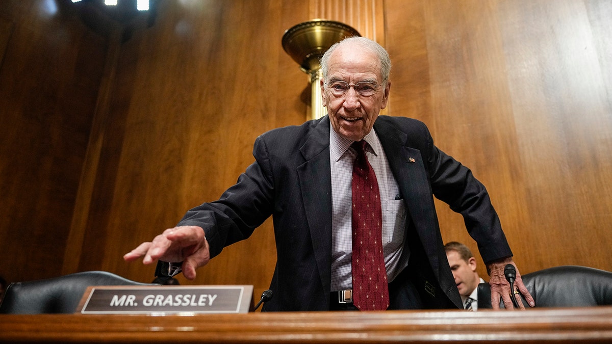Grassley Unveils FBI Documents Linking Clinton Foundation to Uranium One Foreign Influence Allegations