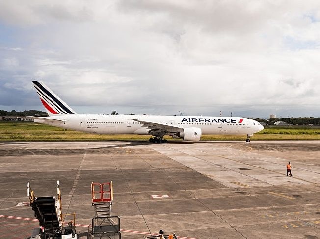Air France Flight Diverted to Montreal After U.S. Ebola Travel Restrictions Target DRC Passenger