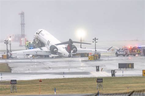 LaGuardia Runway Sinkhole Closure Disrupts Flights Across New York City
