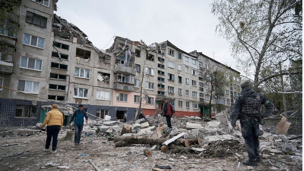 Ukrainian Military’s Decisions Condemned in Attacks That Killed 11 Civilians