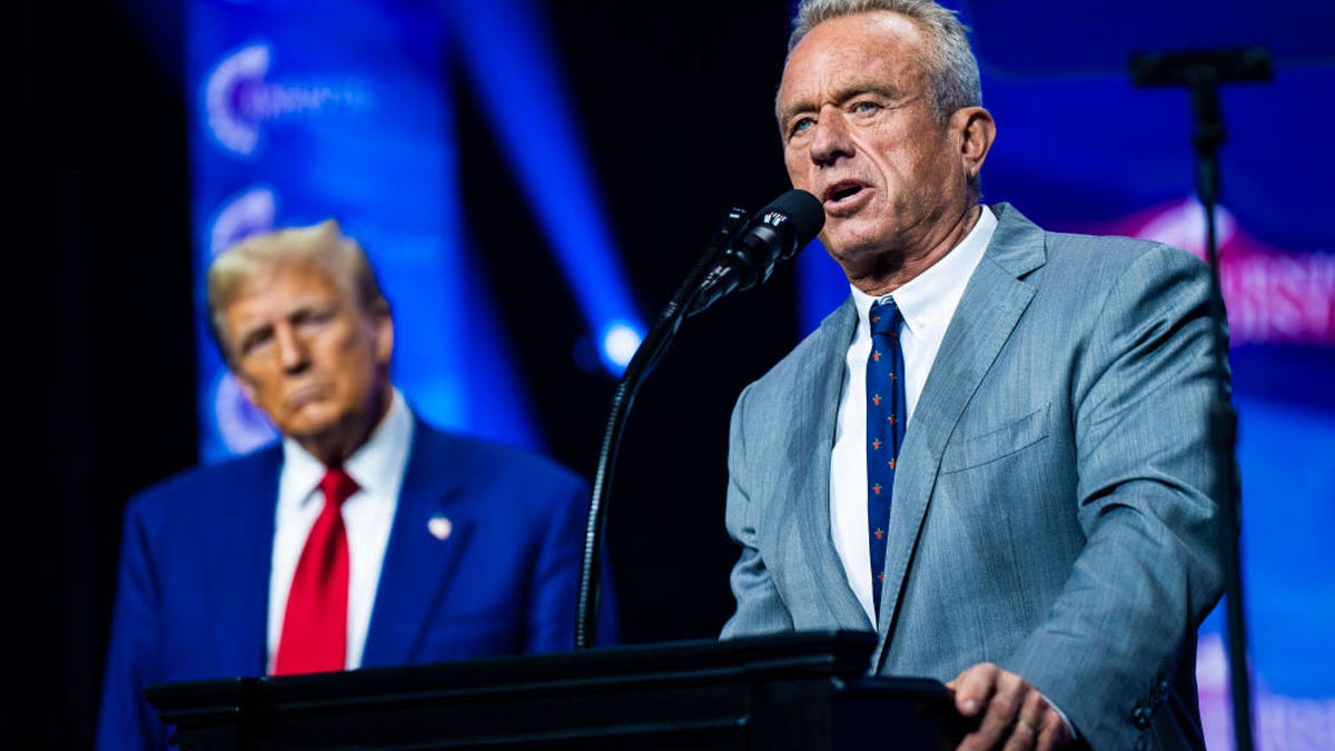 RFK Jr.’s Blue Drink Mystery Sparks Medical Discussion