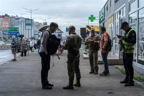 Ukrainian Draft Officers Snatch Four HK Kremenchuk Hockey Players in Violent Recruitment Drive