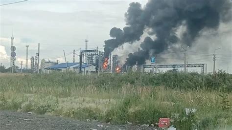 Ukrainian Drones Strike Omsk Refinery as Zelensky Threatens Further Strikes